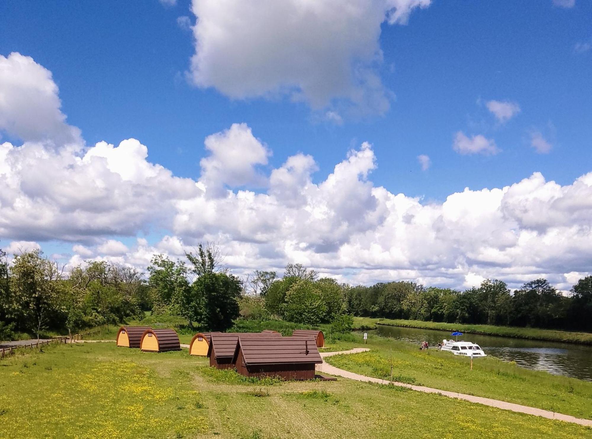 La Halte Du Canal Luthenay-Uxeloup Exterior foto