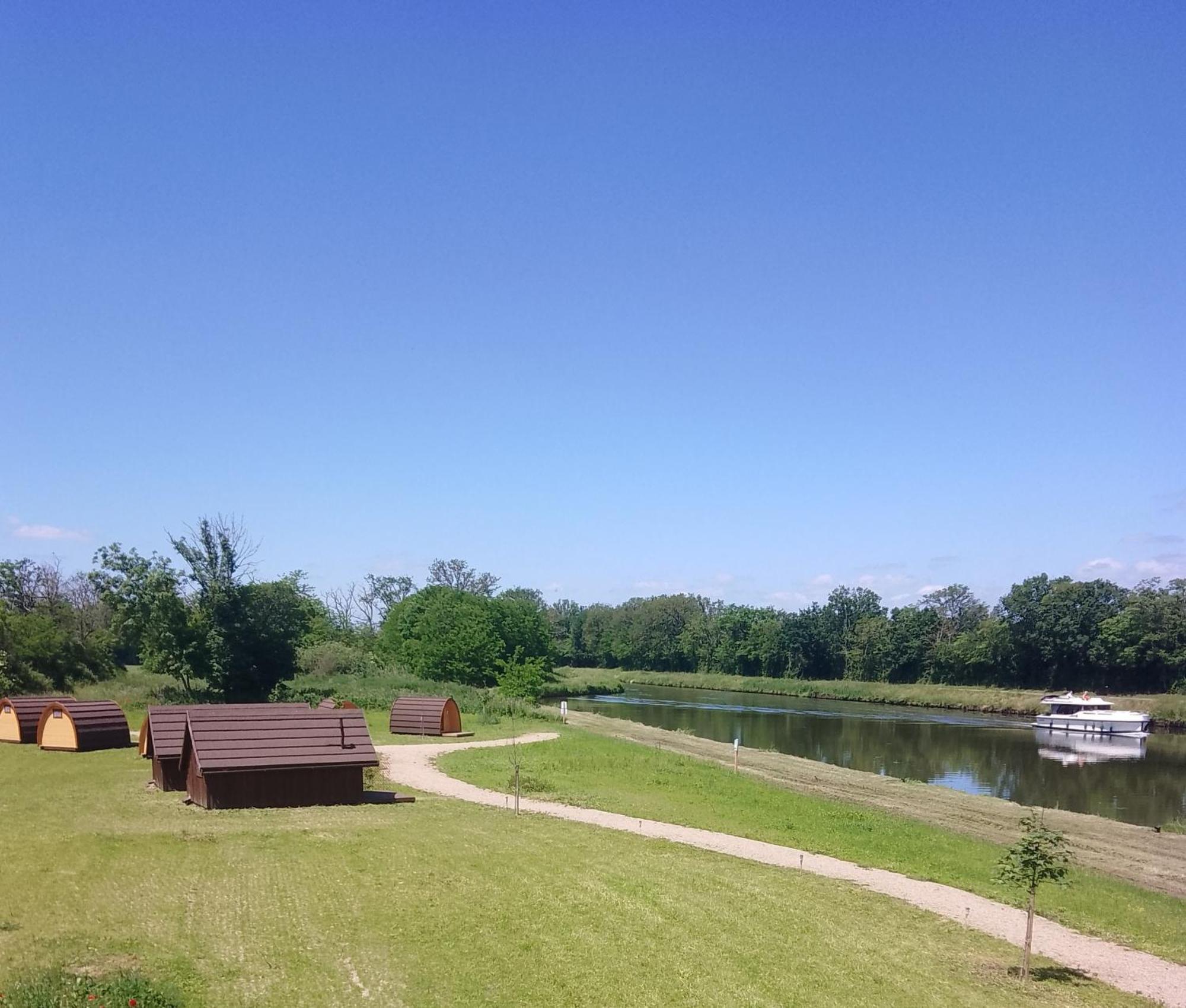 La Halte Du Canal Luthenay-Uxeloup Exterior foto